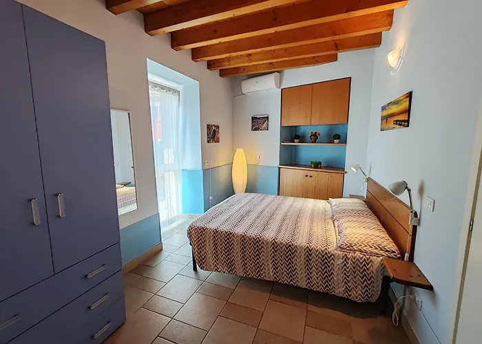 Residenza Silvana A Cielo On The Ground Floor With Parking דירה ורבאניה